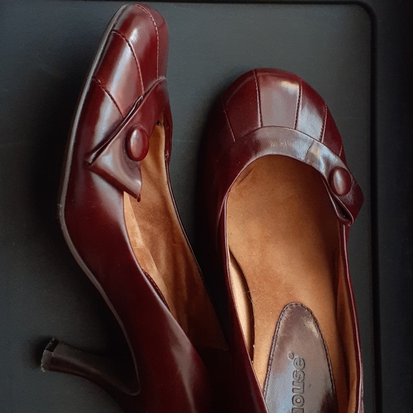 Shoes - Picture 2 of 3